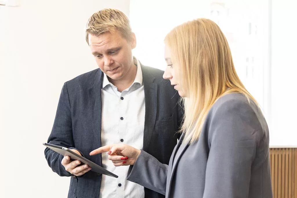 reputation specialister diskuterer sag reputation specialister diskuterer sag