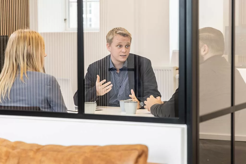 reputation specialister i møde reputation specialister i møde